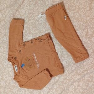 Rabbit Bear Tan Pumpkin Sweatpants & Joggers Set